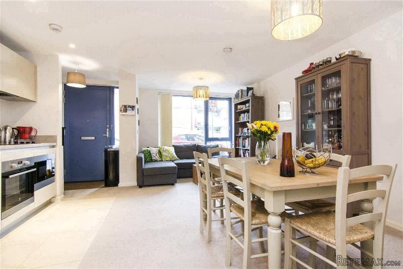Property - London - For Sale