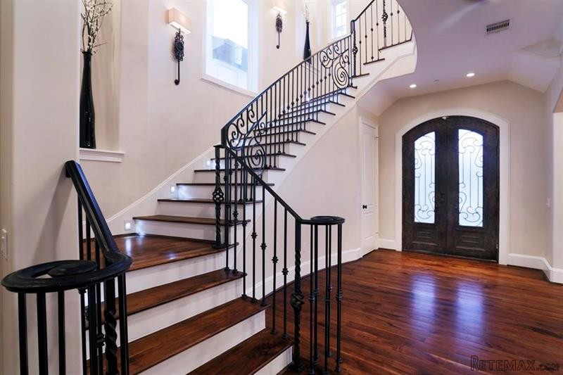 5 bedroom House For Sale: 4902 Beech.. - 2