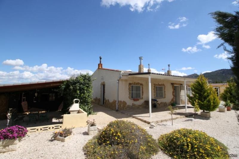 Villa with 2 guest houses, garage and.. - 2