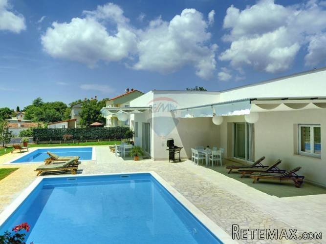 Istra,okolica Rovinja, moderna vila sa dva bazena - 3