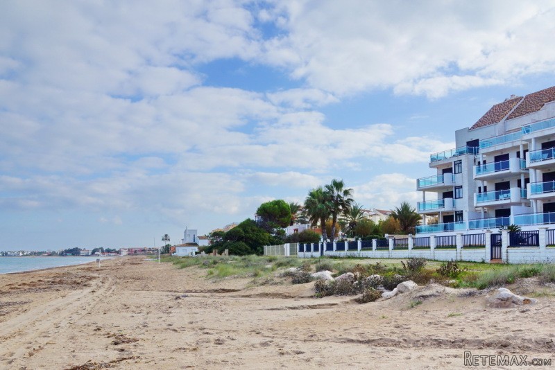 Penthouse Overlooking The Sea With.. - 2