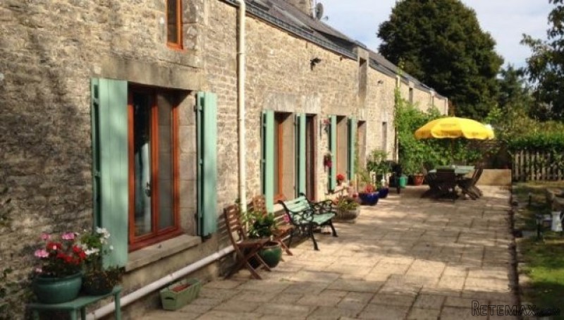 Very pretty longere farmhouse featuring..