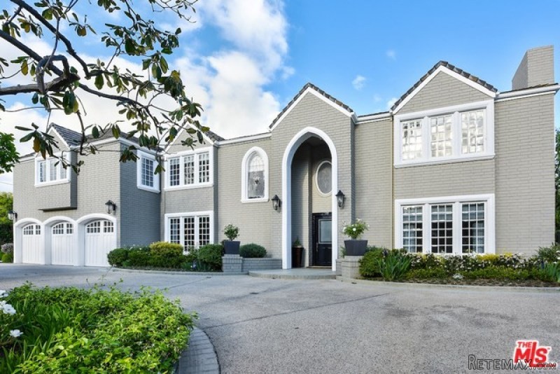 4550 Encino Ave | Encino, California..