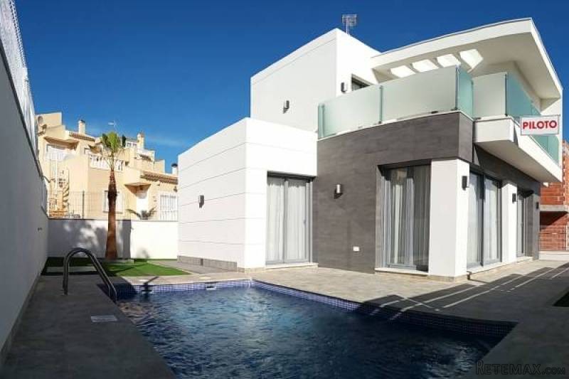 3 Bedroom 3 Bathroom Villa In..