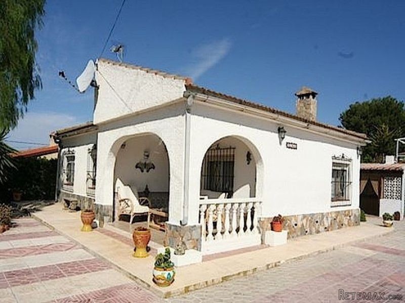 UM2329 - Busot - Villa €205,000