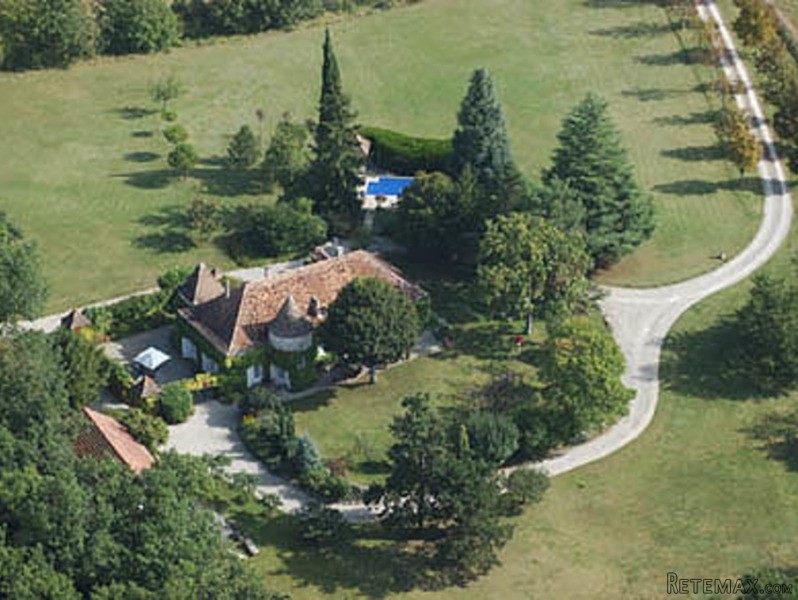 Chateau For Sale Set On 5 Hectares Of.. - 2