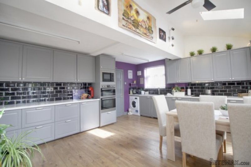 4 bedroom, Semi-detached House house.. - 2