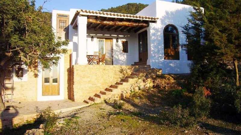 Fantastic finca with sea views