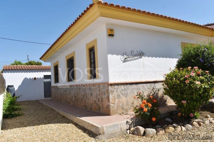 NEW & EXCLUSIVE LISTING TO VOSS HOMES - A beautifully.. - 11