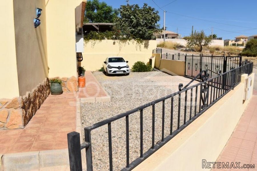 NEW & EXCLUSIVE TO VOSS HOMES - A beautifully presented 2.. - 11