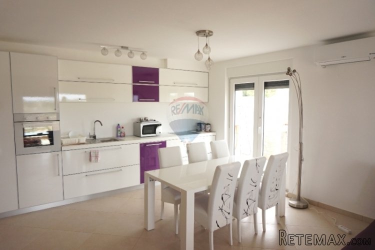 NOVI APARTMAN S VRTOM I BAZENOM - 2