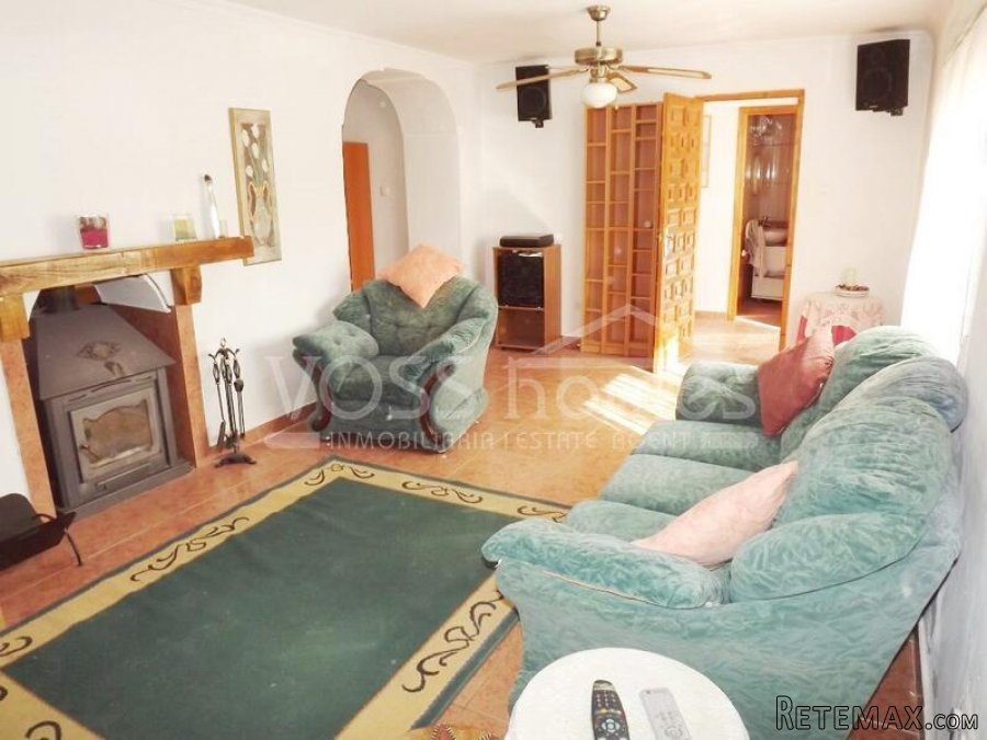 Large 180m2, semi-detached (but private) family home or B&B.. - 12