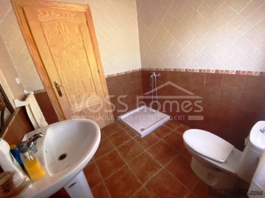 Attractive country property with 2 bedrooms & 1 bathroom.. - 13