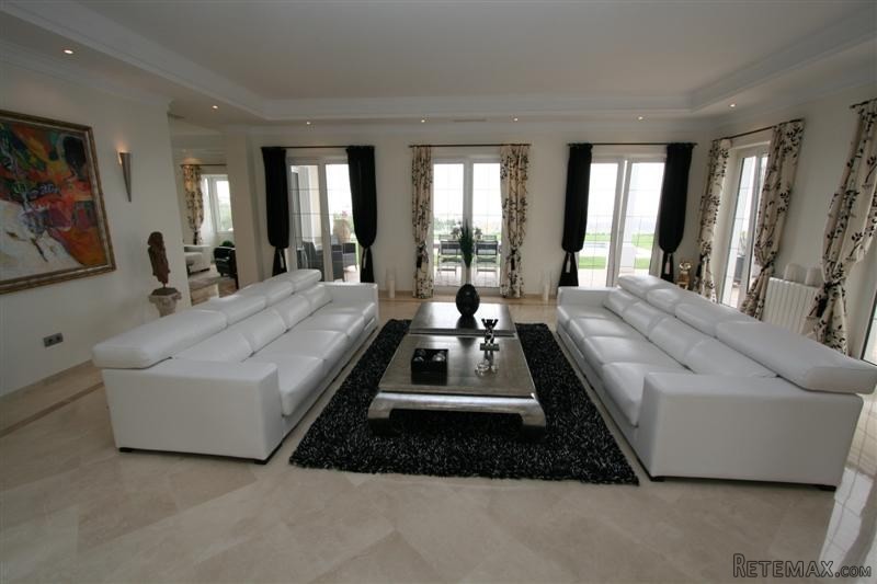 Magnificent villa in Valtocado