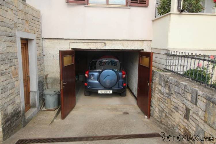 FUNTANA, KUĆA SVEGA 200M OD MORA - 5