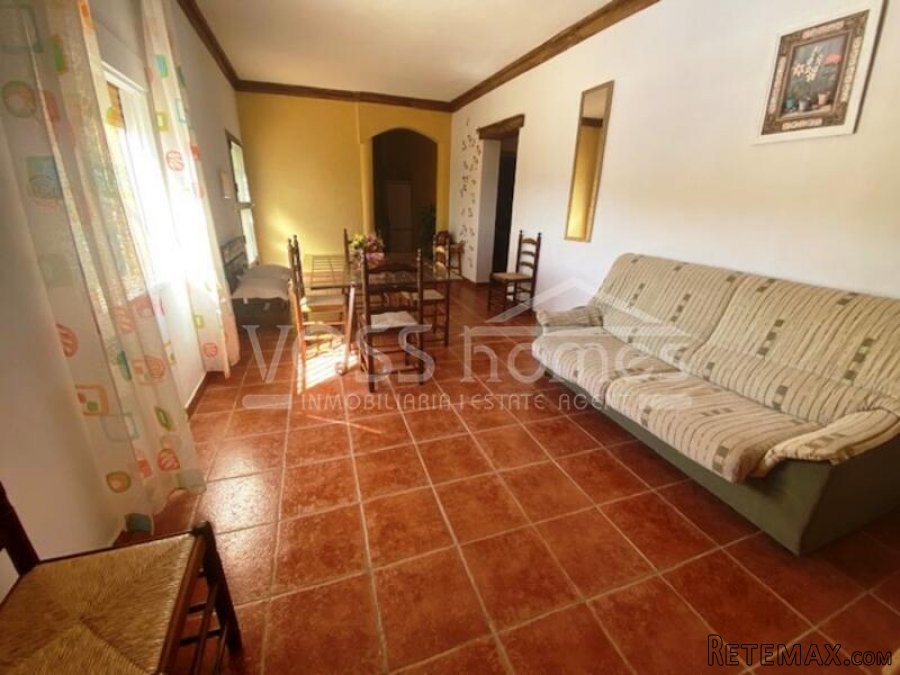 Attractive country property with 2 bedrooms & 1 bathroom.. - 16