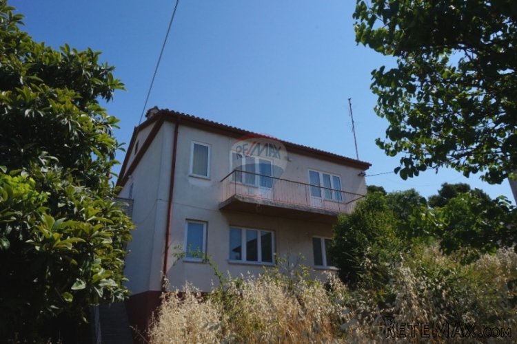 DVIJE KUĆE U CENTRU PULE NA IZVRSNOJ LOKACIJI