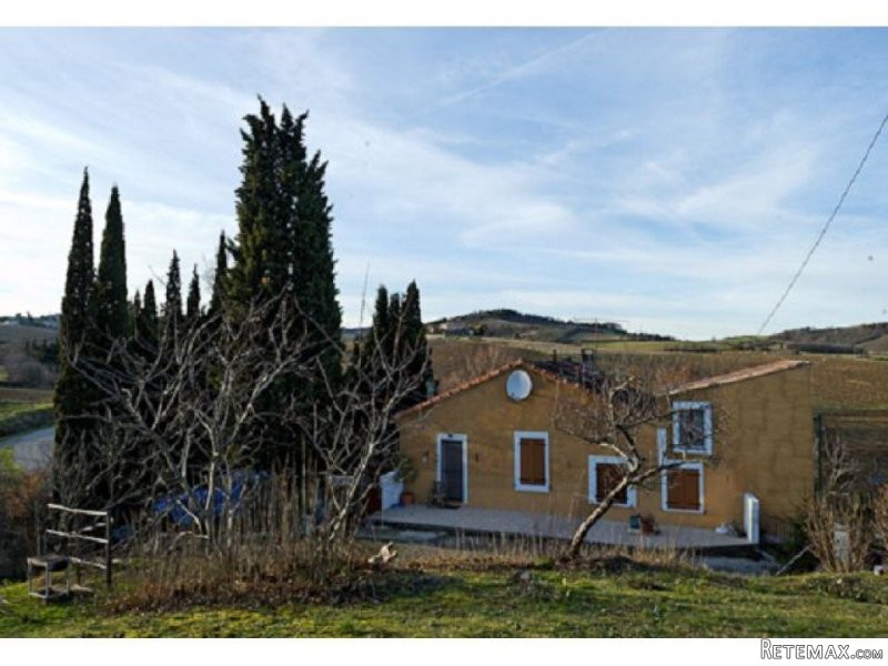 Detached House With Garage And Land