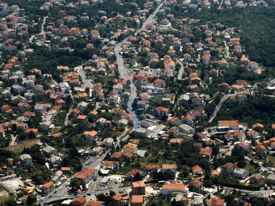 Marčelji - građevinski teren za poslovno stambeni objekt, ha - 2