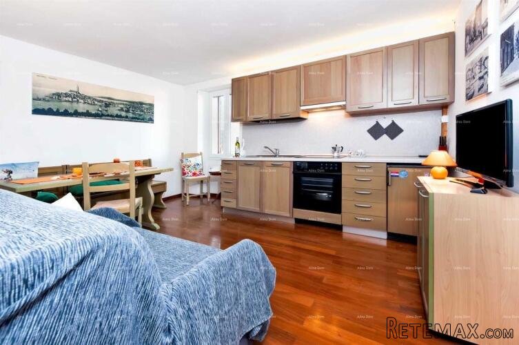 Rovinj – Stan s pogledom na more u samom centru, 50 m od m.. - 2