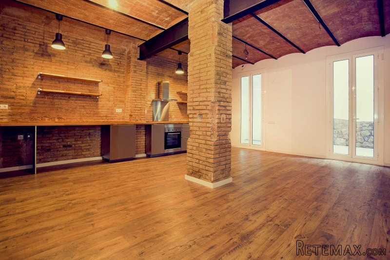 Spacious Loft By The Sagrada Familia..