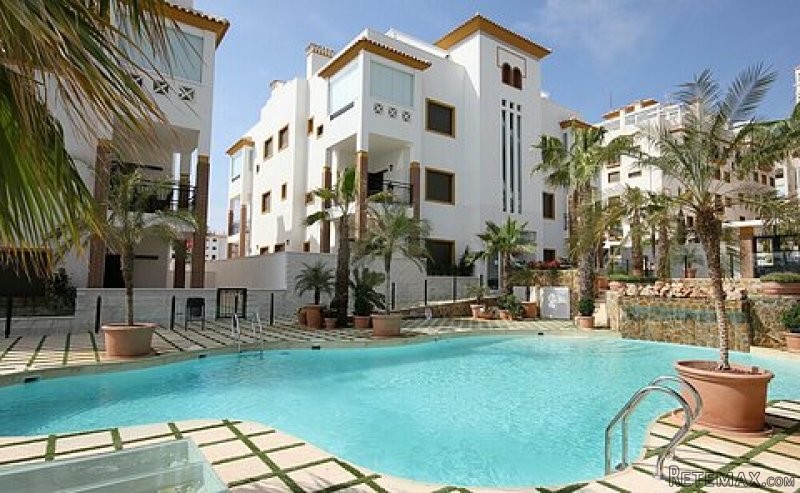 * ELEGANT 2 BED BEACH APARTMENT