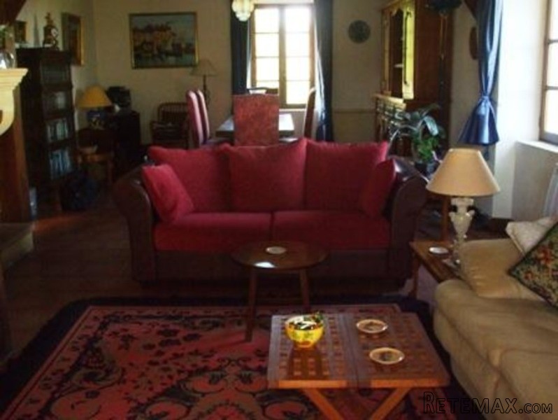 Situated In A Lively Bastide Village.. - 2