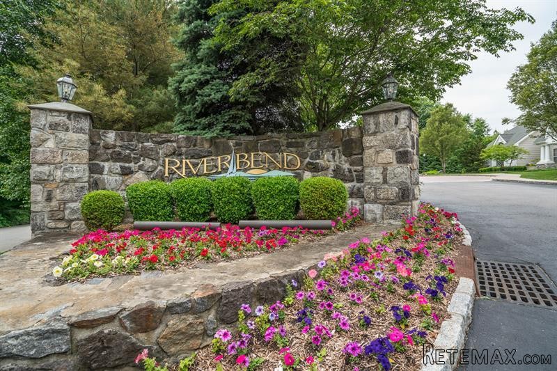 2 bedroom House For Sale: 411 Highridge.. - 2