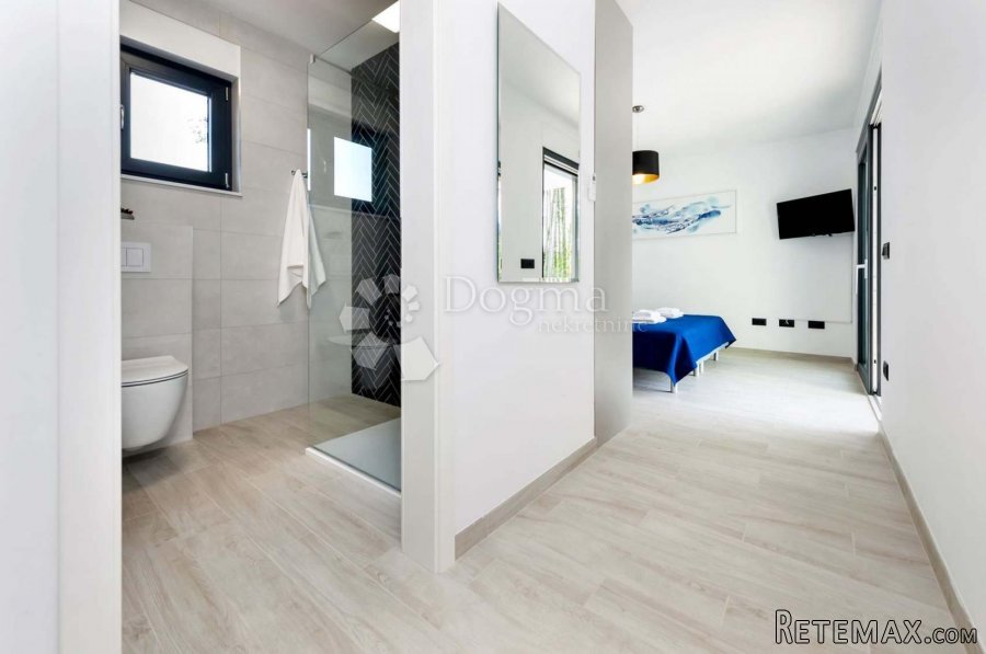 ROVINJ - MODERNA PRIZEMNICA S BAZENOM, U BLIZINI MORA - 5