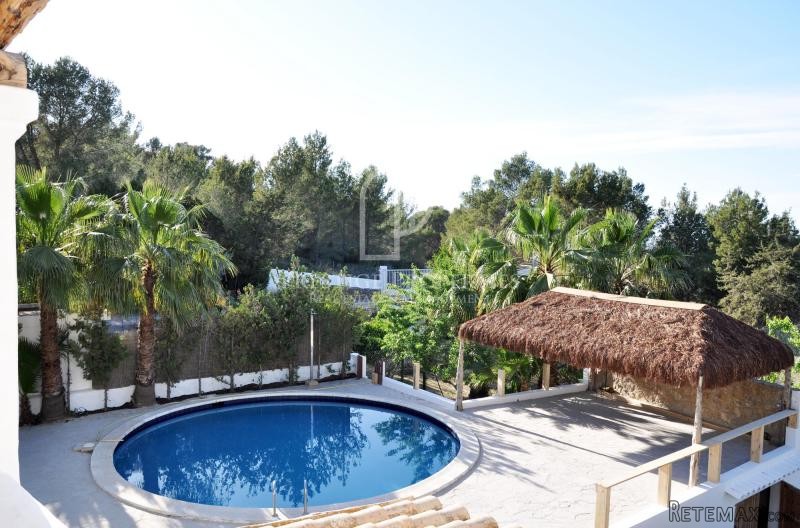 A beautiful 6 bedroom villa near the.. - 2