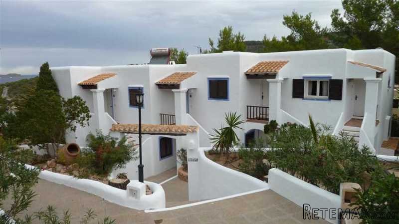 Renovated apartment close to the beach