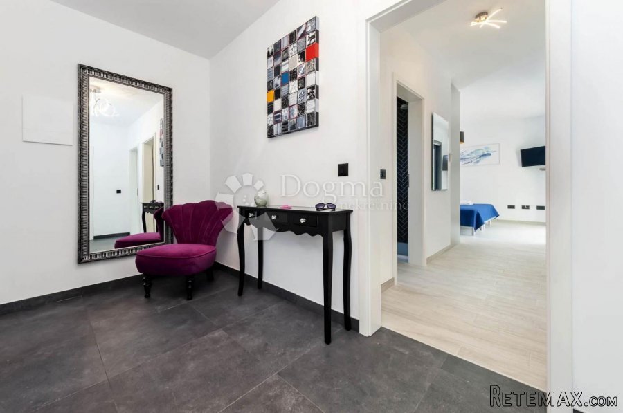 ROVINJ - MODERNA PRIZEMNICA S BAZENOM, U BLIZINI MORA - 8