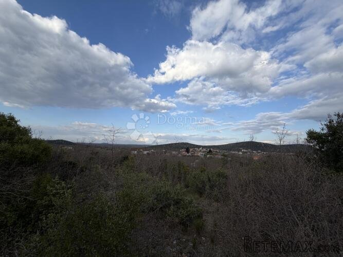 VODICE – GAĆELEZI | GRAĐEVINSKO ZEMLJIŠTE 4.600 m² ZA VILE Z