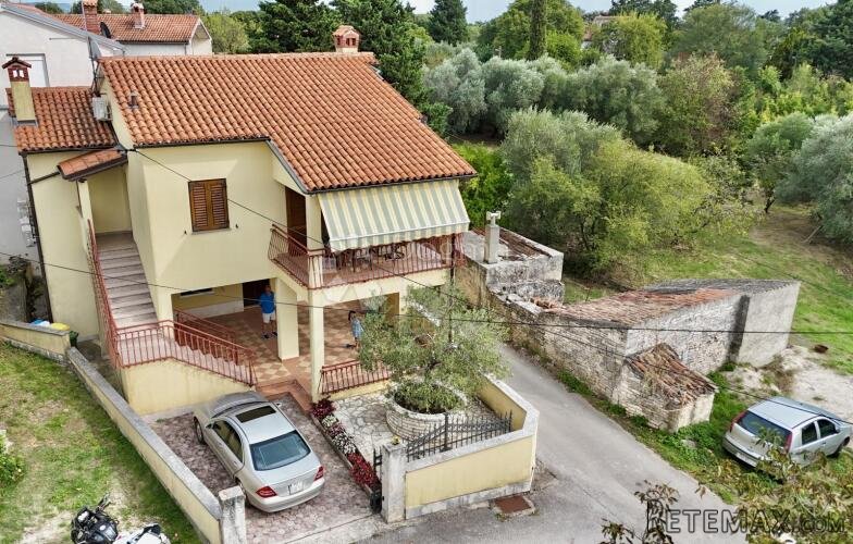Kuća za najam sa 2 stana, Hrboki 180m2
