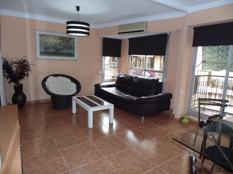 3 bedroom, 1 bathroom Apartment, (build..