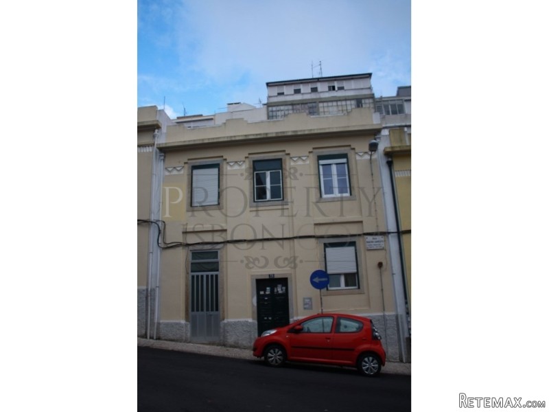 T3 Lisbon Apartment for Sale,Penha de..