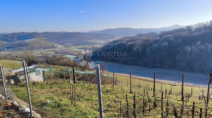 Građevna parcela 7696 m², s kućom i uporabnom dozvolom: pano - 3