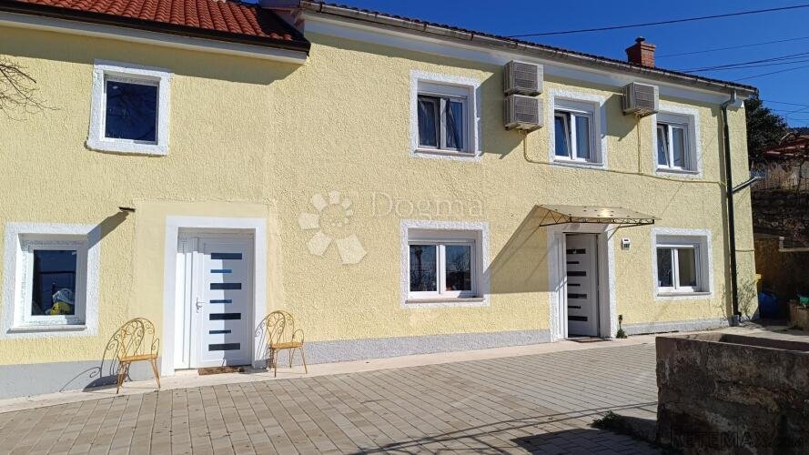 Hreljin, kuća sa 2 dvoetažna stana, okućnica, parking - 3