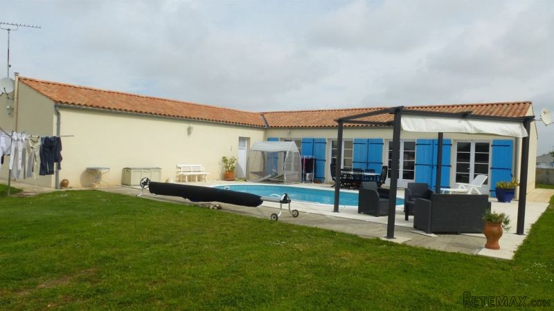 Bungalow With Swimming Pool, Garage And..