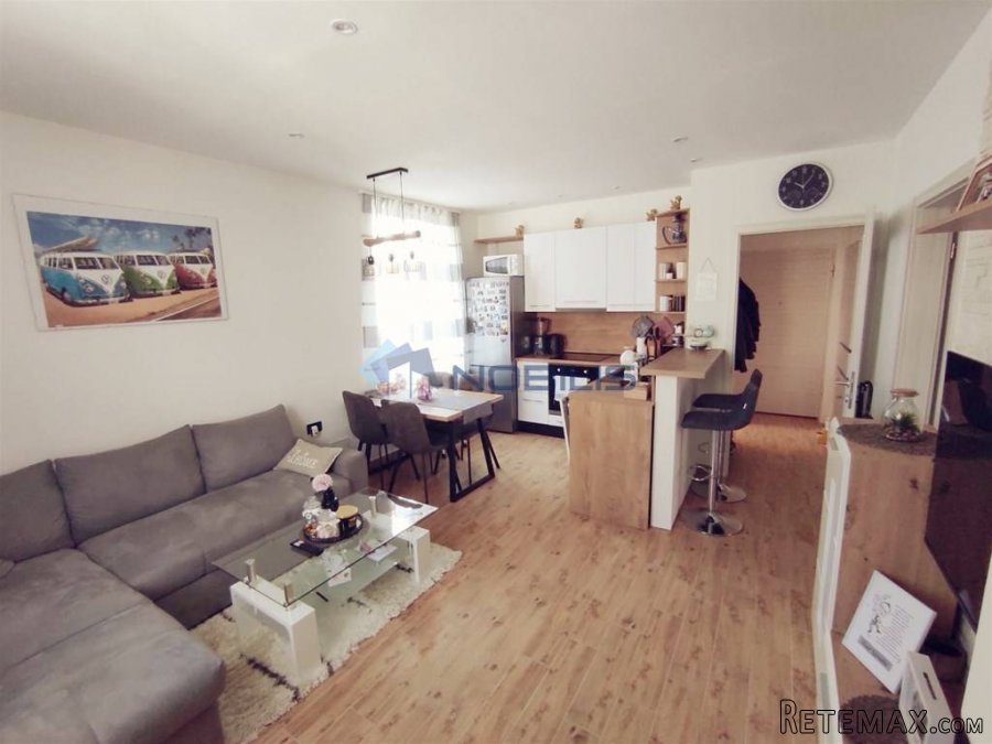 Rijeka, Podmurvice, 2-sobni stan 42 m2, 2.kat