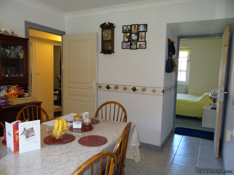 House With 2 Bedrooms And House To.. - 2