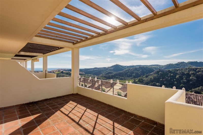 2 Bedroom Penthouse Apartment-..