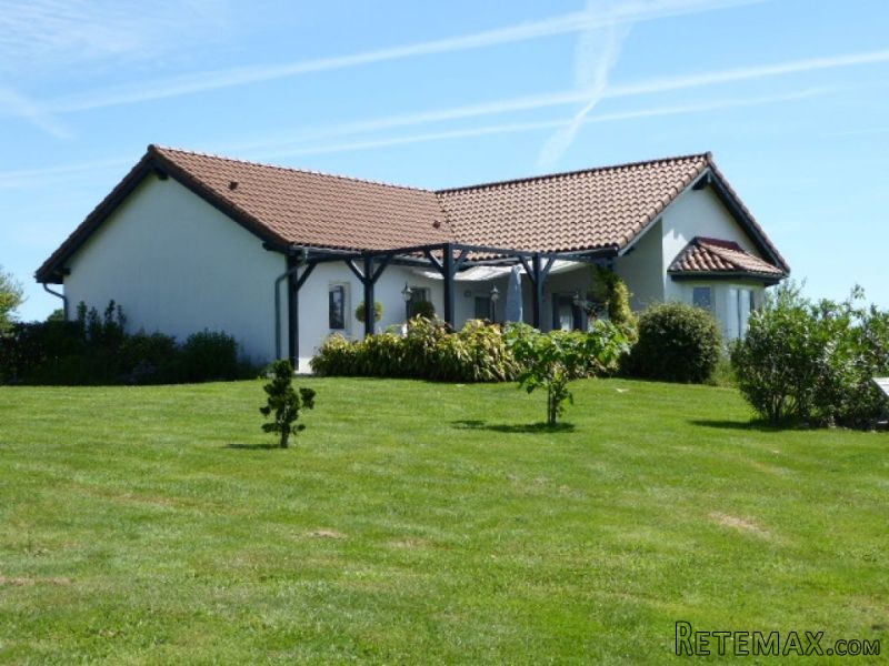 Contemporary Bungalow On Large Plot..