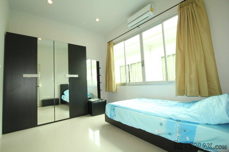 Patak Villa - Stylish 2-Storey Town..