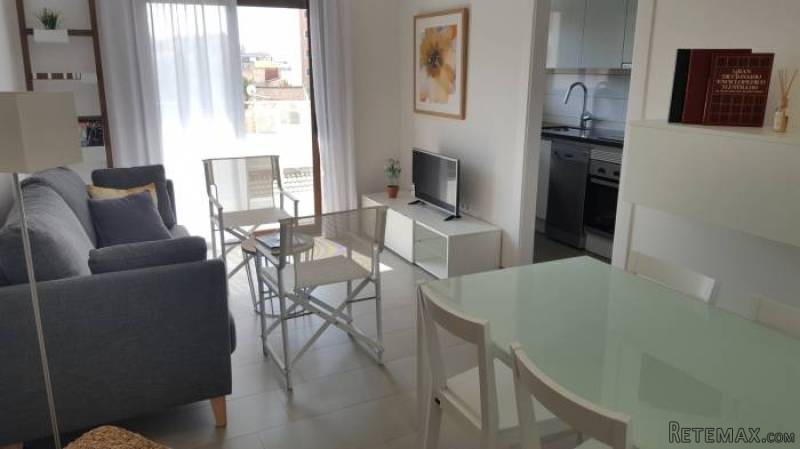3 Bedroom 2 Bathroom Apartment In..