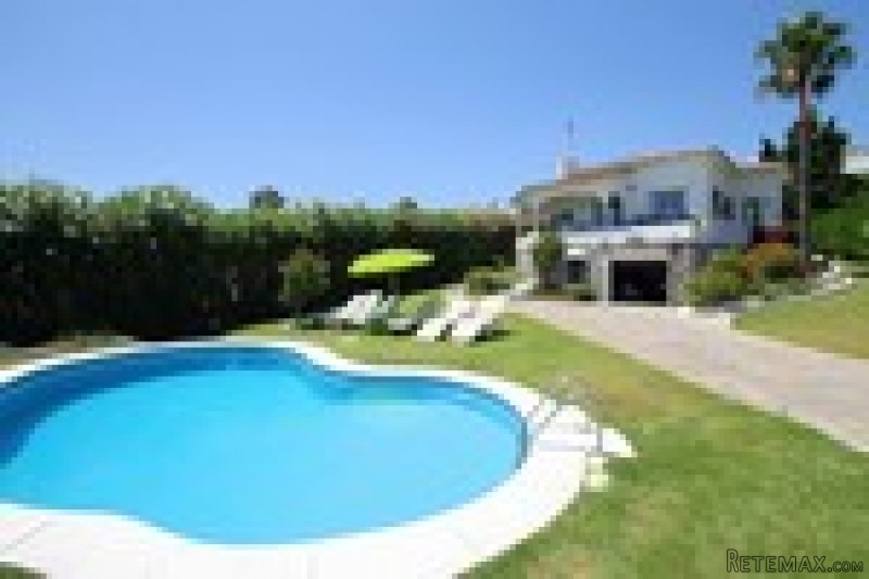4 Bedrooms - Villa - Malaga - For Sale