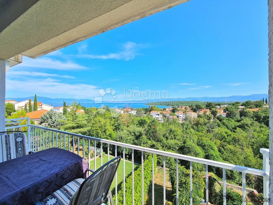 Apartman u Njivicama sa izvanrednim pogledom na more - 2