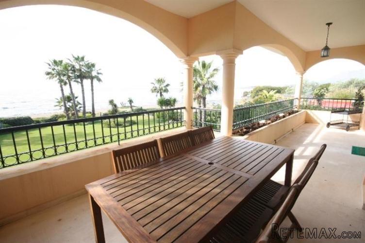 Front line beach Venalmar on the new Golden Mile, superb.. - 2