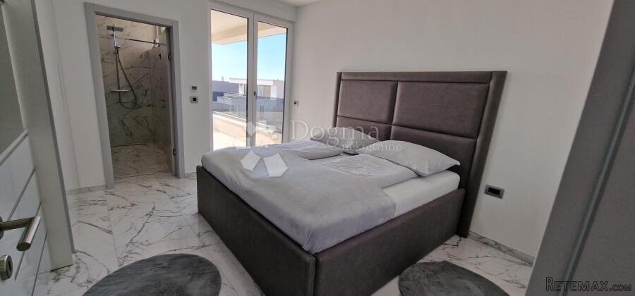 Vila s bazenom Zemunik - 3