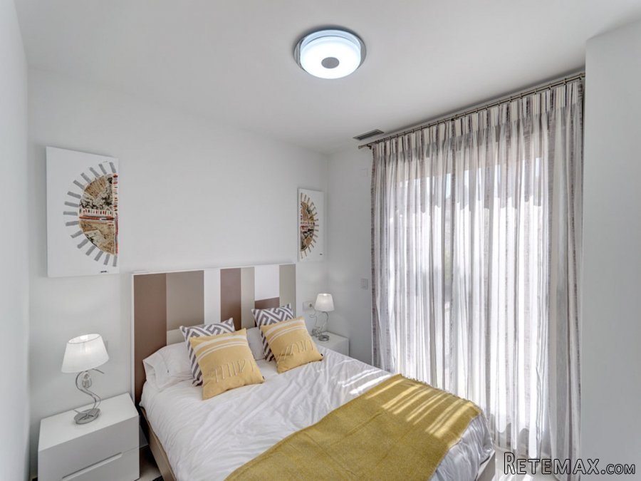 A spacious three bedroom family home with pool, in a.. - 5